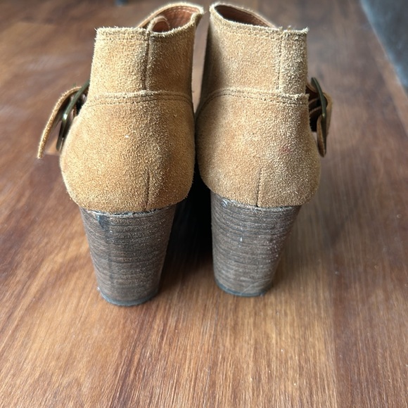 Lucky Brand Suede bootie. - Picture 3 of 5